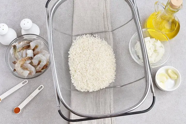 15 Minute One Pan Shrimp and Rice recipe - step 1