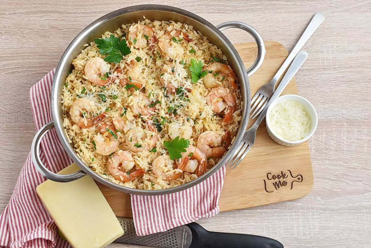 15 Minute One Pan Shrimp and Rice