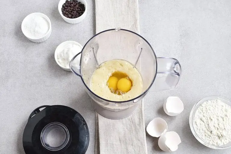 Step 1 - 3-Ingredient Easter Banana Pancakes