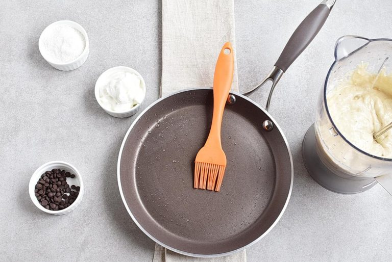 Step 2 - 3-Ingredient Easter Banana Pancakes