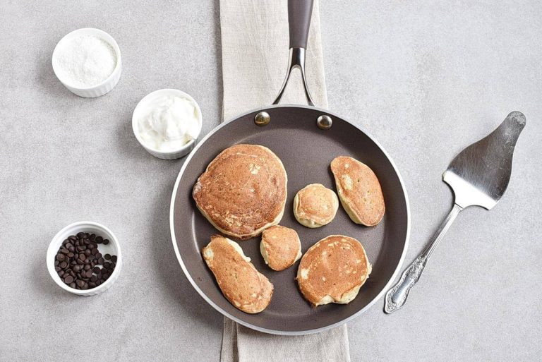 Step 4 - 3-Ingredient Easter Banana Pancakes