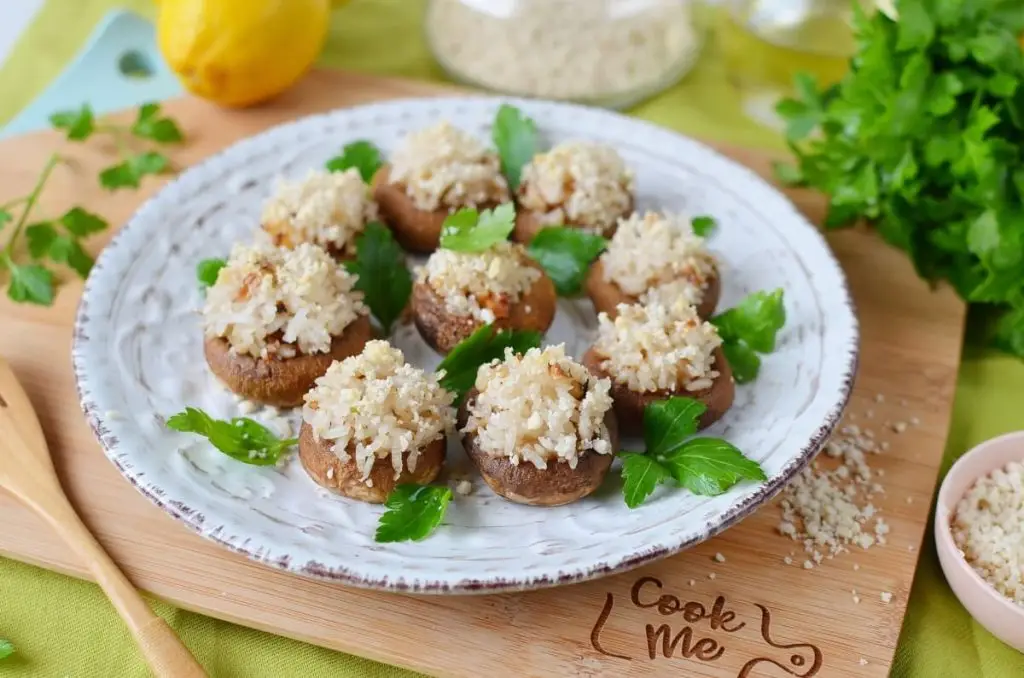 7-Ingredient Vegan Stuffed Mushrooms