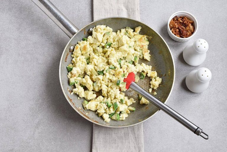 Step 5 - Avocado Scrambled Eggs