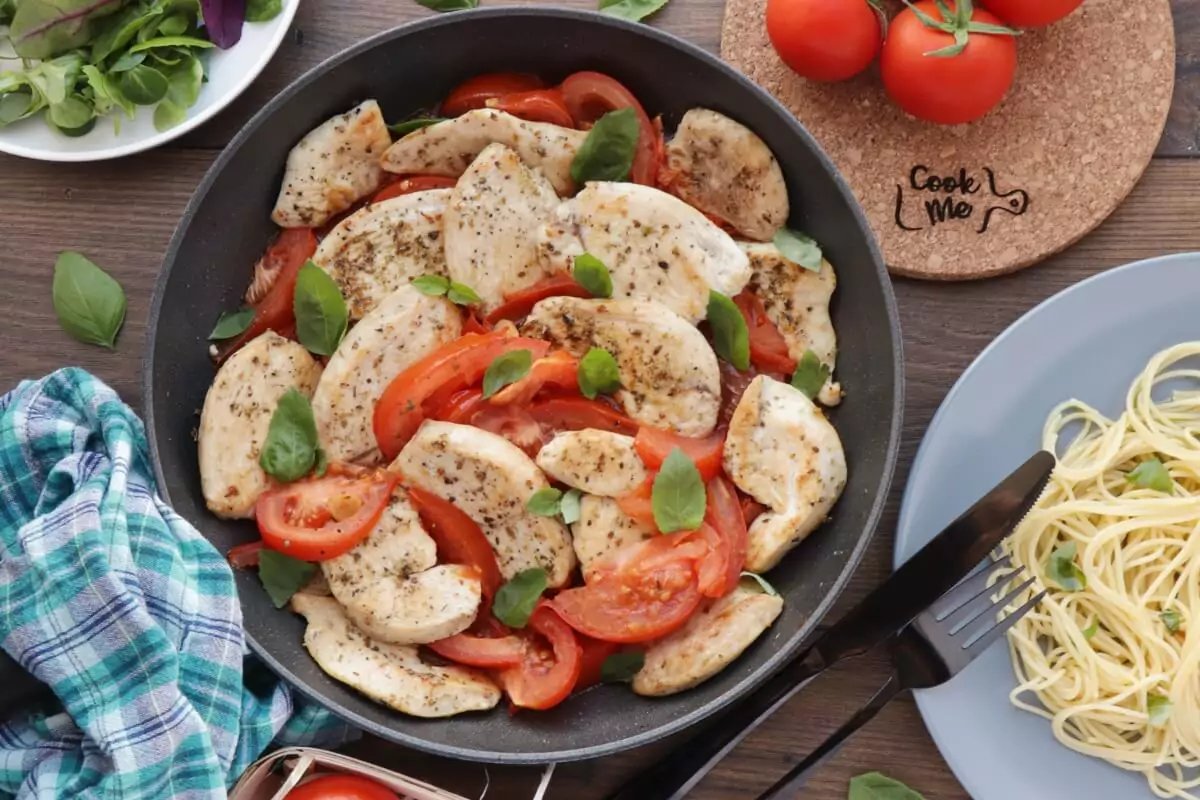 Chicken Breast with Tomatoes and Garlic Recipe-Garlic Tomato Basil Chicken-One-Pan Tomato Chicken