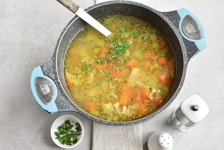 How to serve Chicken and Rice Soup