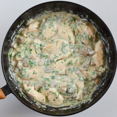 Creamy Herb Mushroom Chicken recipe - step 5
