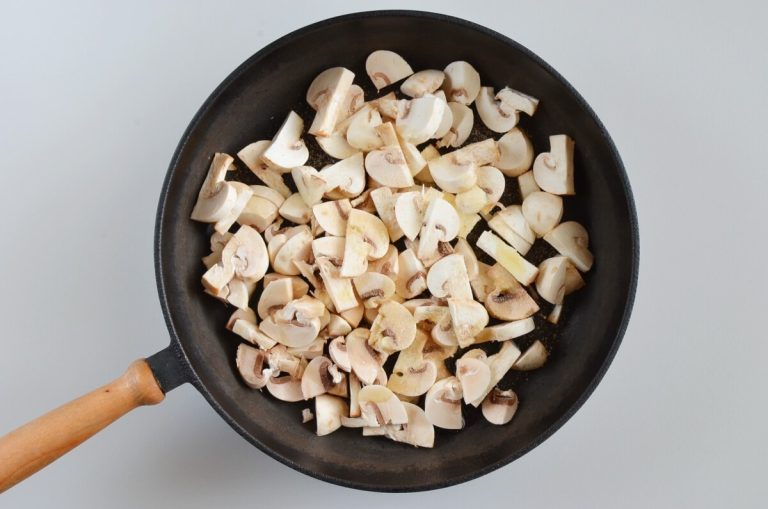 Step 1 - Creamy Herb Mushroom Chicken
