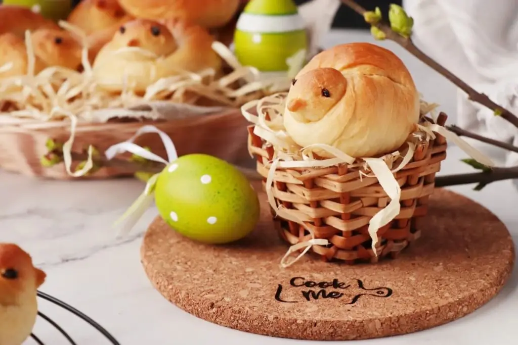Easter Bird Bread Rolls