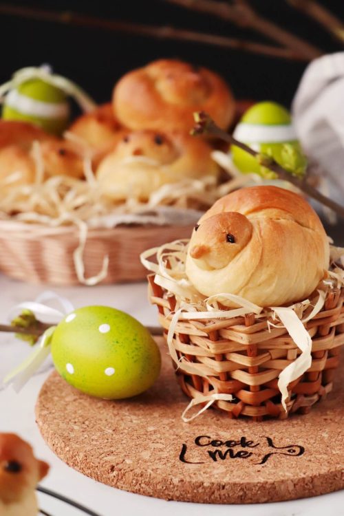 Easter Bird Bread Rolls