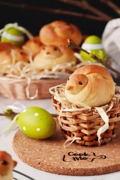 Easter Bird Bread Rolls