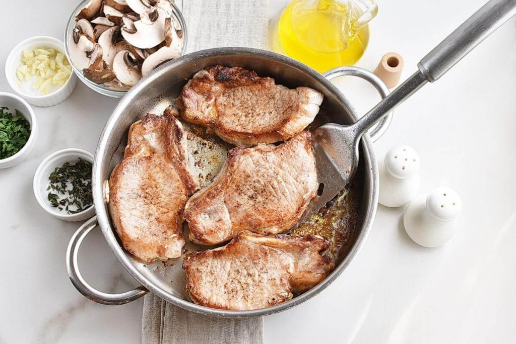 Pork Chops with Creamy Mushroom Sauce recipe - step 2