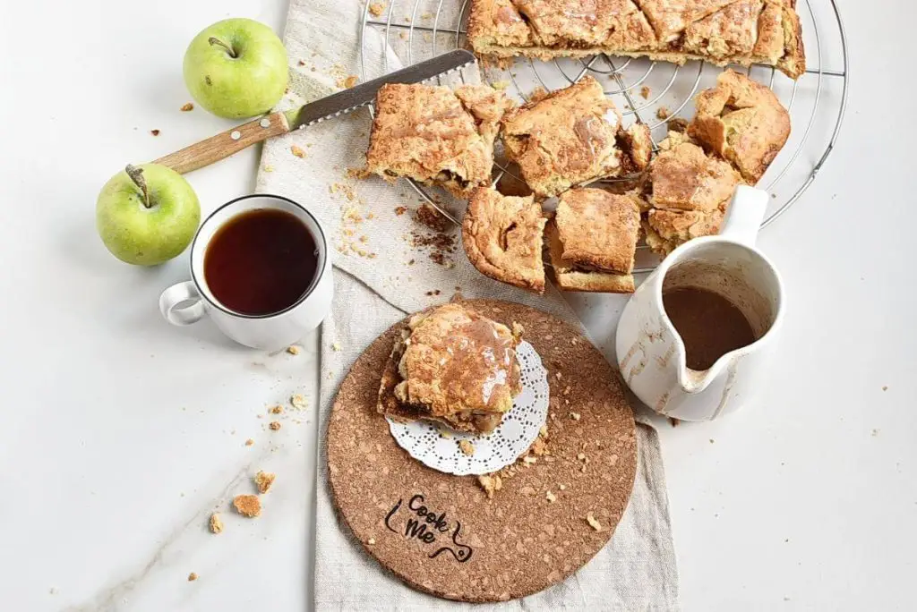 Old-Fashioned Apple Slab