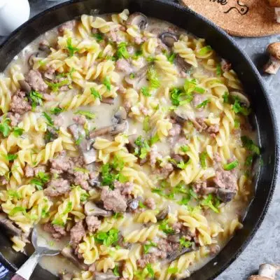 One-Pot-Ground-Beef-Stroganoff-Recipe-How-To-Make-One-Pot-Ground-Beef-Stroganoff-Easy-One-Pot-Ground-Beef-Stroganoff