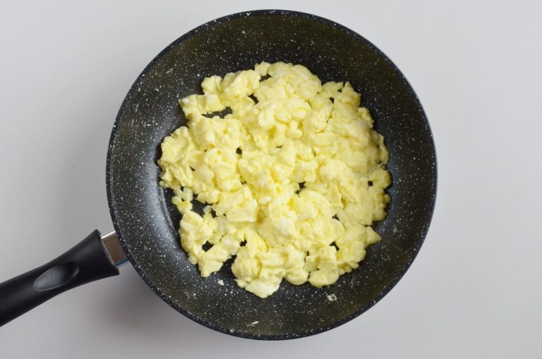 Step 4 - Perfect Scrambled Eggs (Low Carb, Keto)