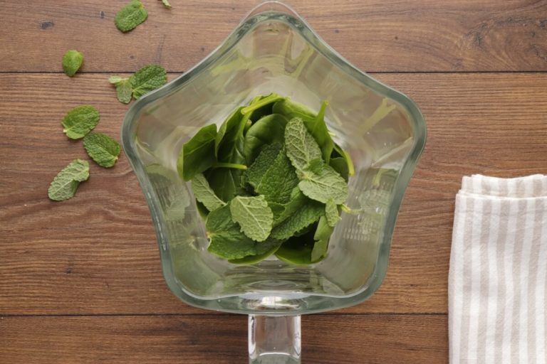 Step 1 - Vegan Minty Shamrock Smoothie