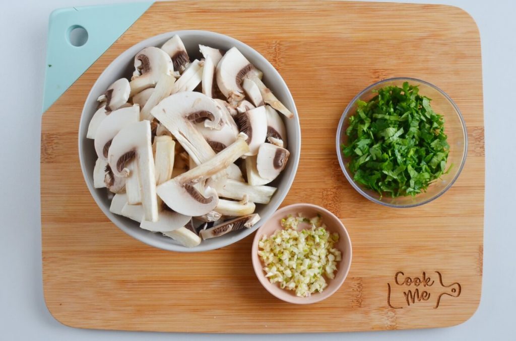 15-Minute Garlic Mushroom Pasta recipe - step 1