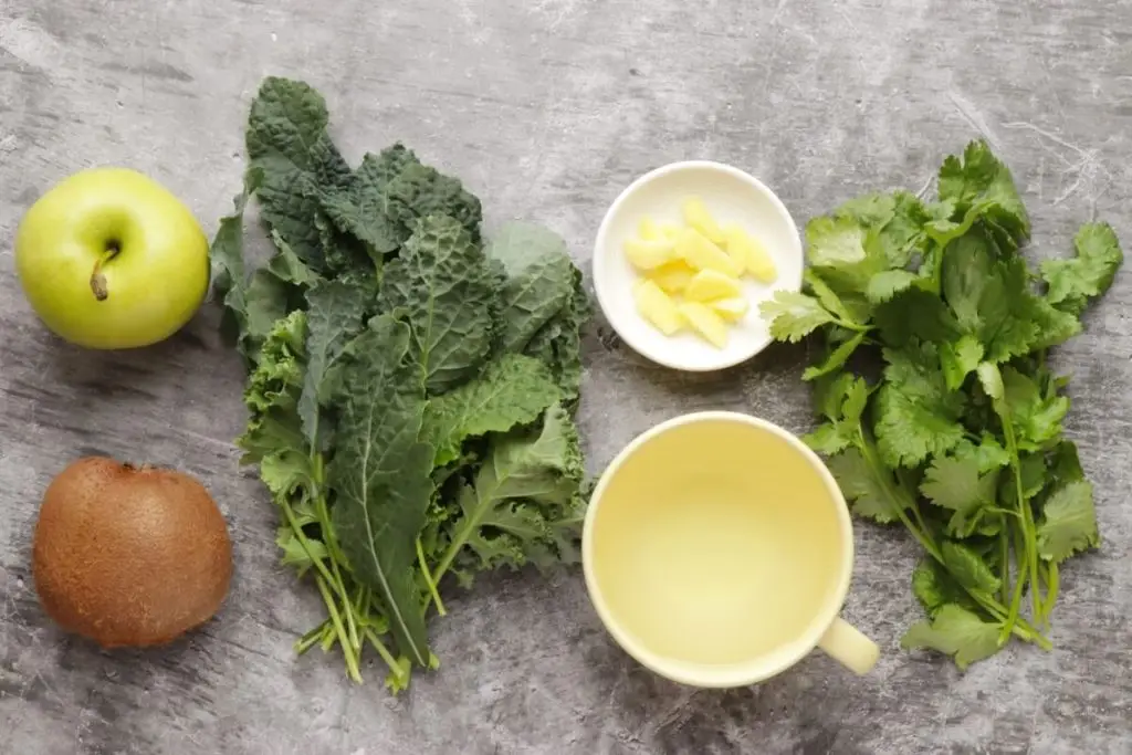 Ingredients for Apple Kiwi Superpower Green Smoothie