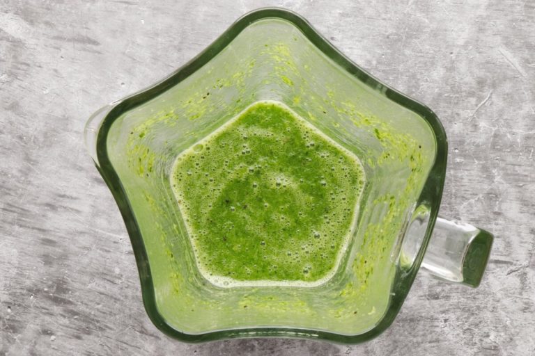 Step 2 - Apple Kiwi Superpower Green Smoothie