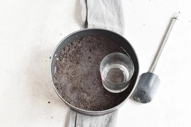 Step 2 - Easy No Bake Nutella Pie