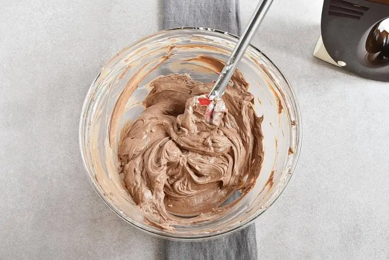 Step 5 - Easy No Bake Nutella Pie