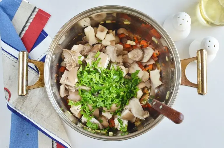 Step 3 - Vegan Oyster Mushroom Soup