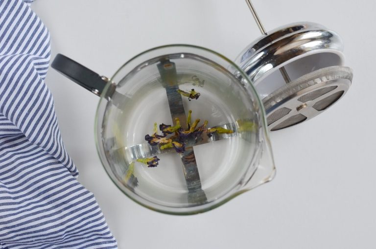 Step 1 - Butterfly Pea Flower Tea Latte