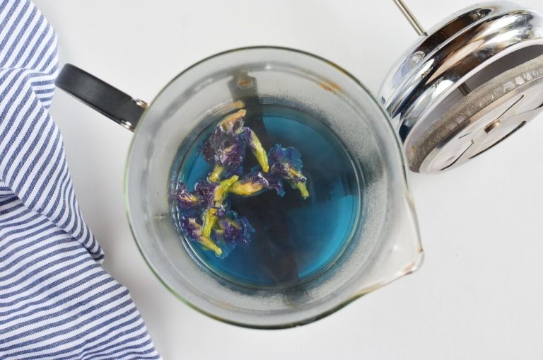 Step 3 - Butterfly Pea Flower Tea Latte