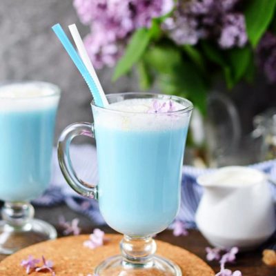 Butterfly-Pea-Flower-Tea-Latte-Recipe-How to Make a Butterfly Pea Flower Tea Latte-Iced Butterfly Pea Flower Tea Latte-Mermaid Latte