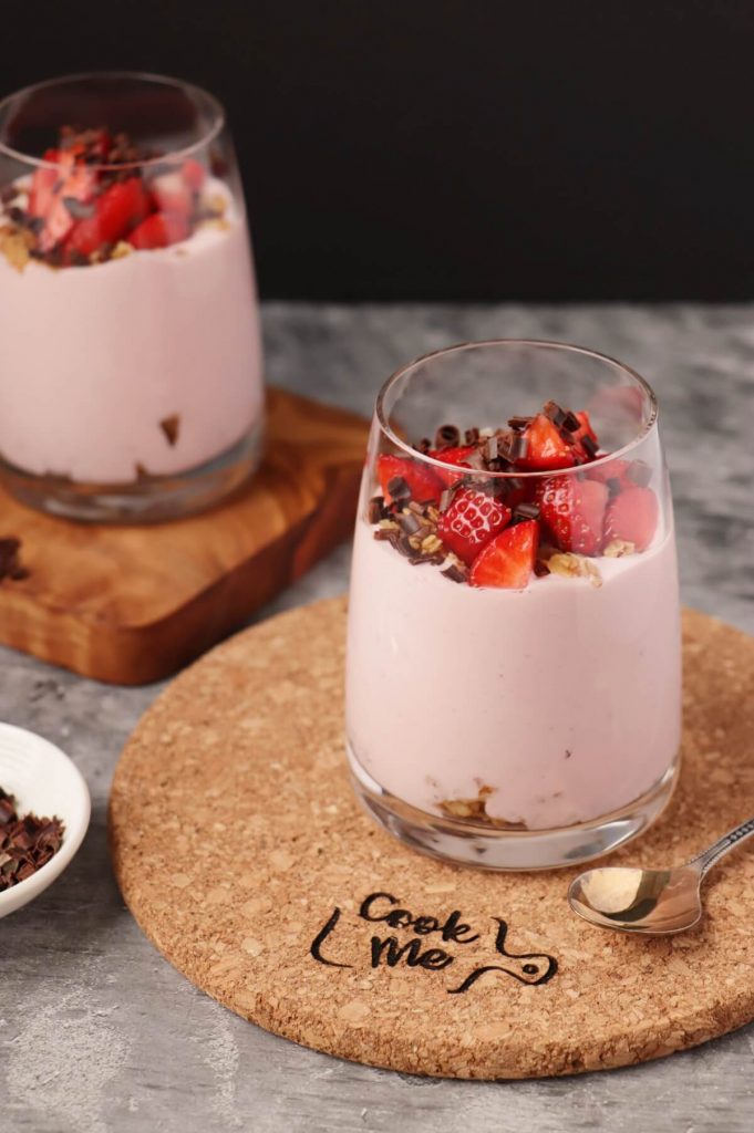 Creamy Strawberry and Yogurt Dessert