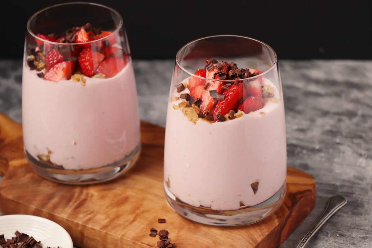 Creamy Strawberry and Yogurt Dessert Recipe-Strawberry Parfait-Strawberry Yogurt Recipe