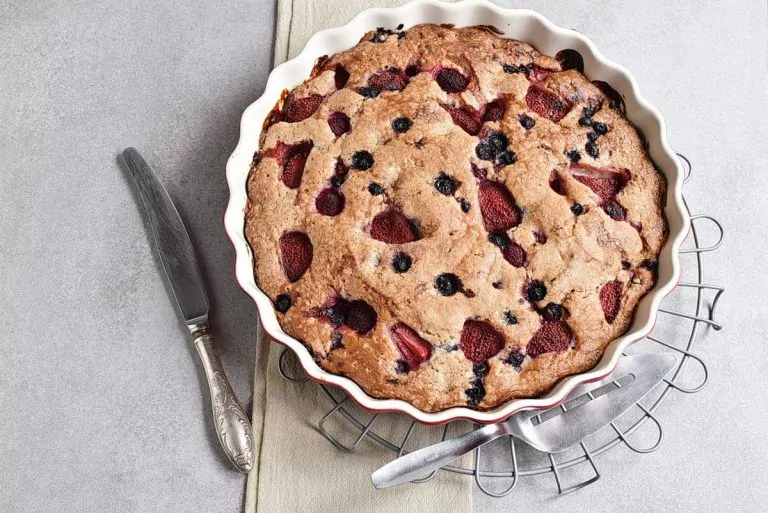 Step 8 - Easy Triple Berry Cake