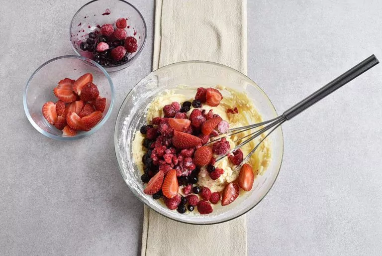 Step 5 - Easy Triple Berry Cake