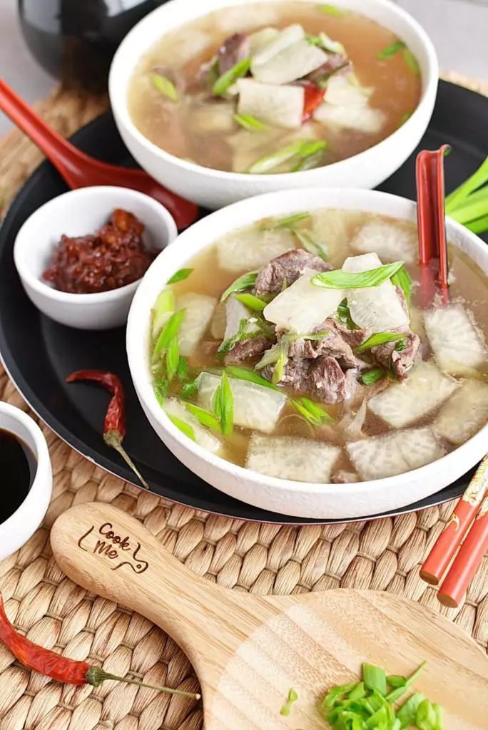 Korean Beef & Radish Soup – Soegogi Muguk