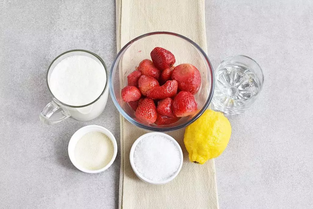Ingredients for Low-Carb Strawberry Mousse (Keto-Friendly)