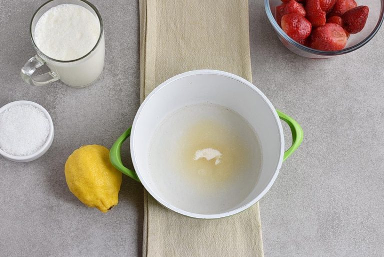 Step 1 - Low-Carb Strawberry Mousse (Keto-Friendly)