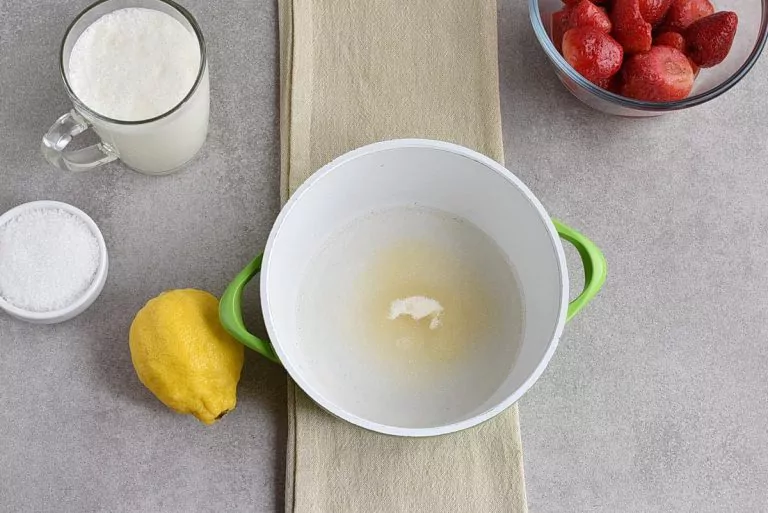 Step 1 - Low-Carb Strawberry Mousse (Keto-Friendly)
