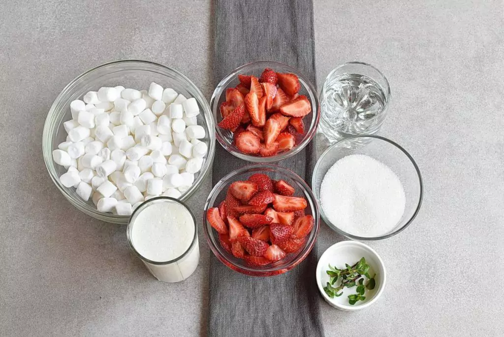 Ingredients for Marshmallow Strawberry Mousse
