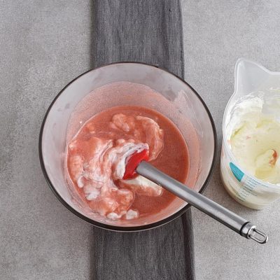 Marshmallow Strawberry Mousse recipe - step 6