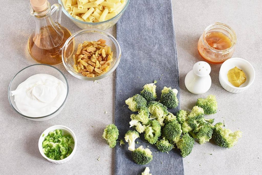 Meal-Prep Creamy Pasta Salad with Broccoli and Raisins recipe - step 1
