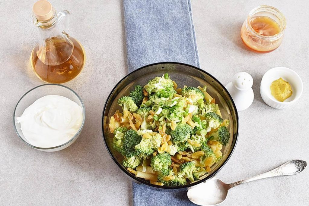 Meal-Prep Creamy Pasta Salad with Broccoli and Raisins recipe - step 2