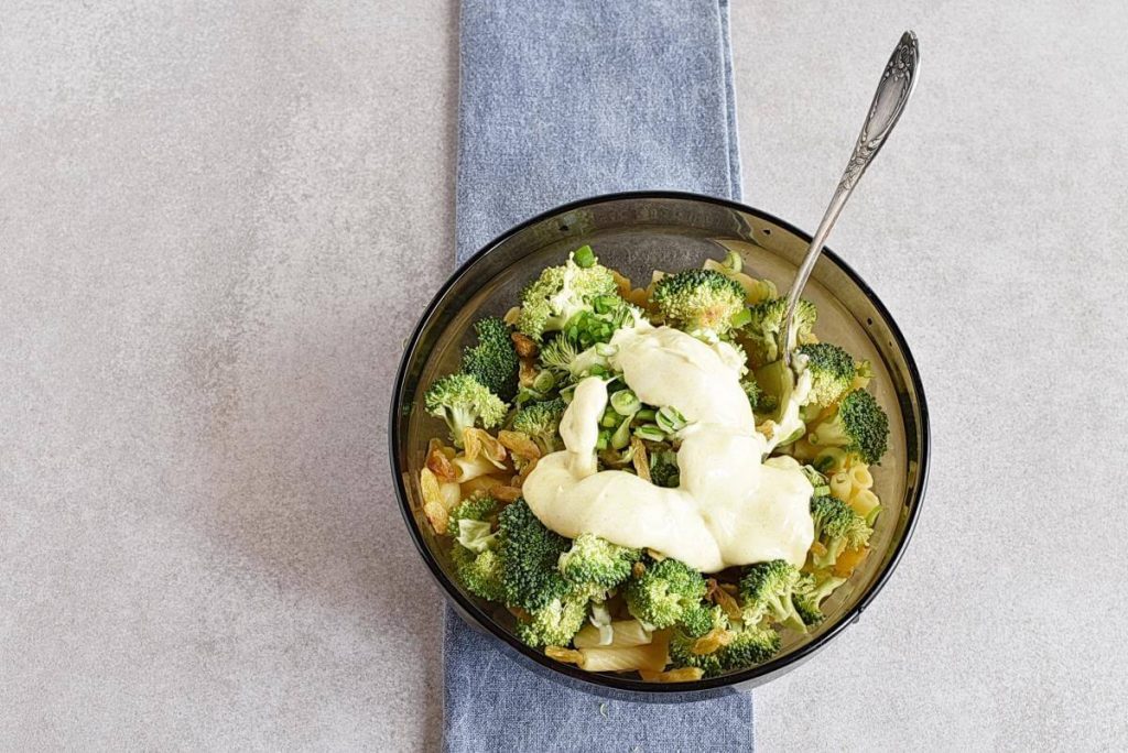 Meal-Prep Creamy Pasta Salad with Broccoli and Raisins recipe - step 4