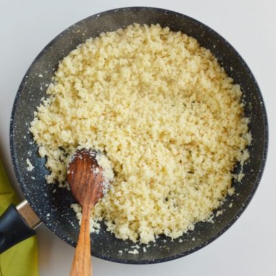 Mediterranean Cauliflower Rice recipe - step 5