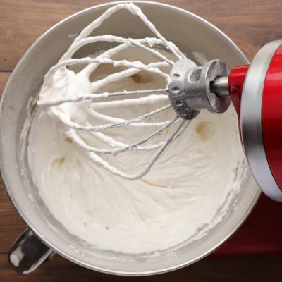 Vanilla Buttercream Frosting recipe - step 4