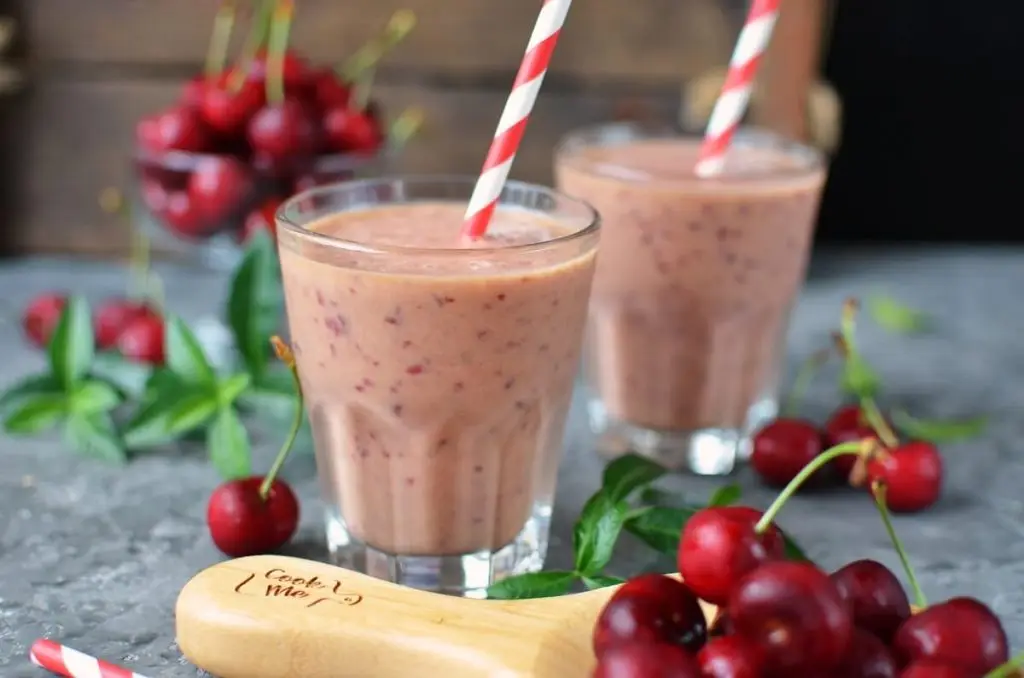 Banana Cherry Smoothie