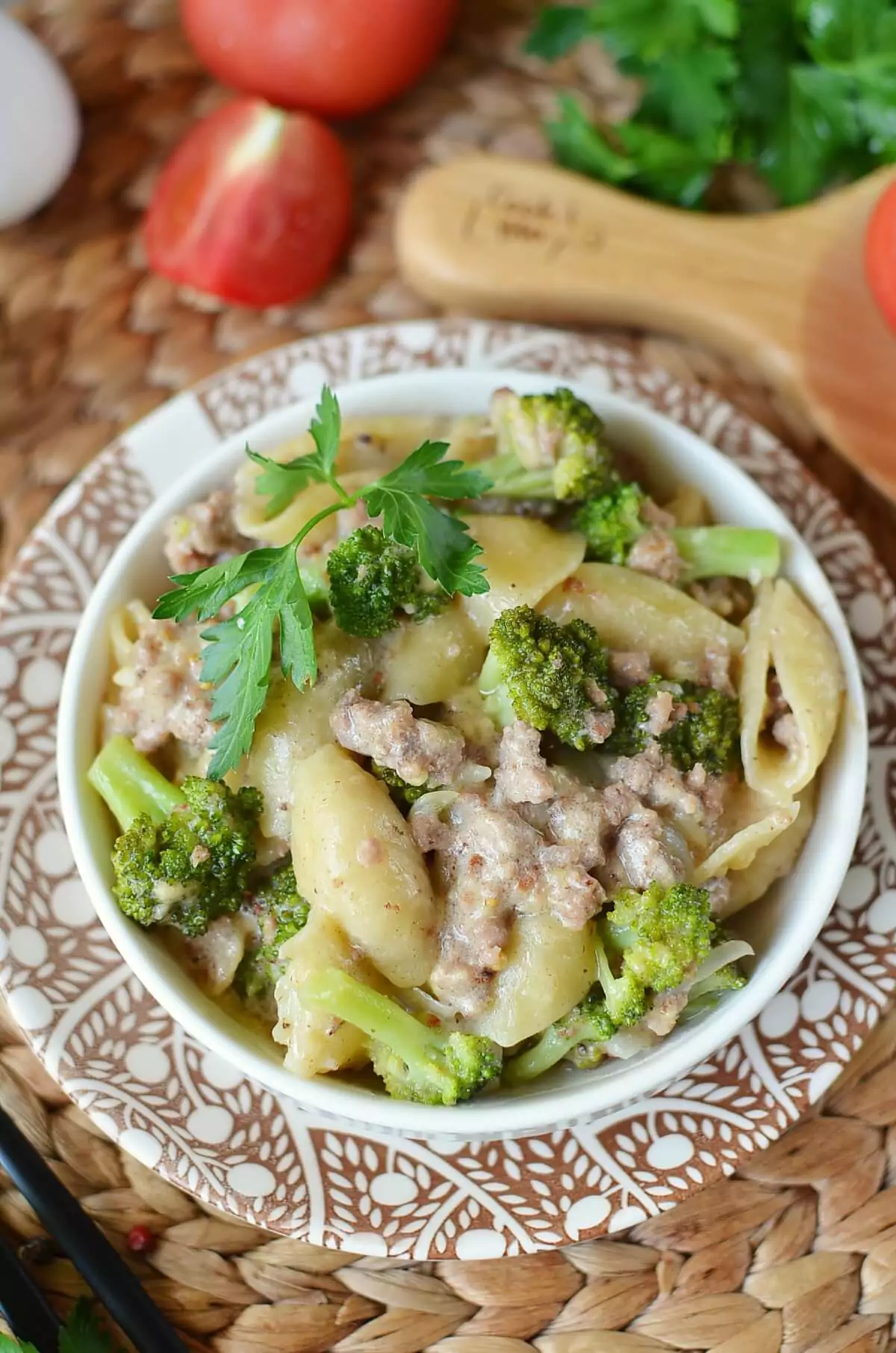 Cheesy Beef and Broccoli Pasta