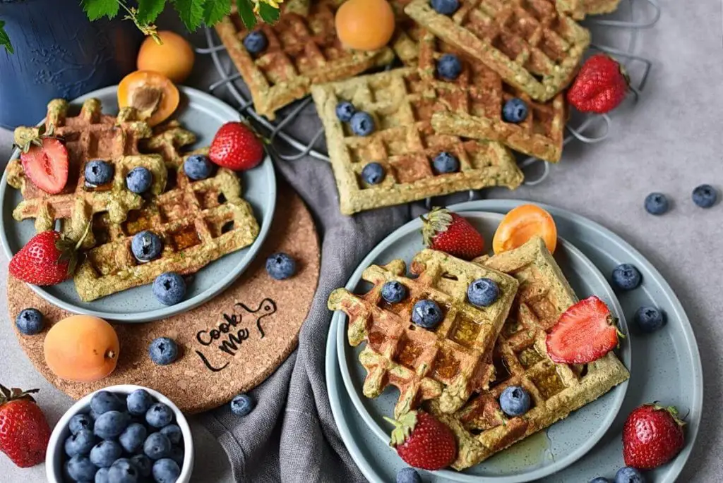 Green Oatmeal Spinach Waffles
