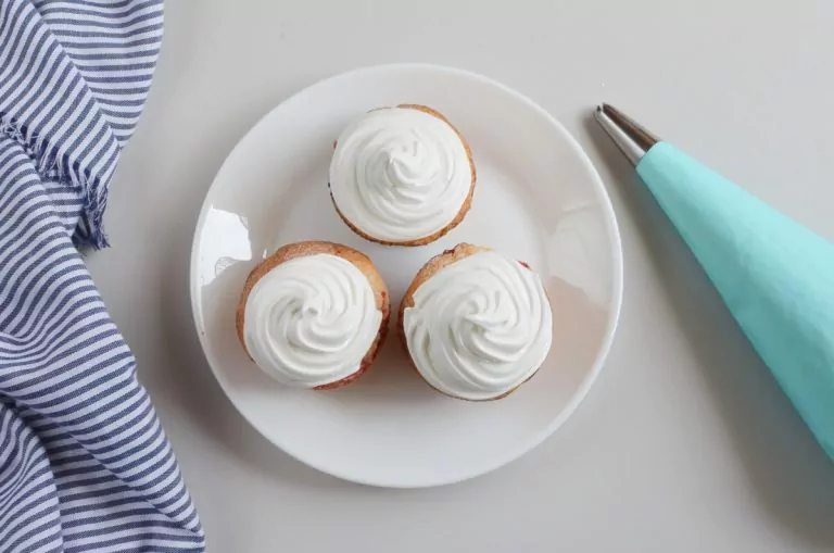 Step 4 - Homemade Marshmallow Crème (Frosting)