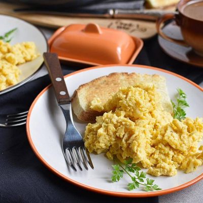 Perfect Scrambled Cheesy Eggs Recipe - Cook.me Recipes