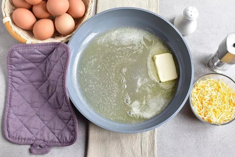 Step 1 - Perfect Scrambled Cheesy Eggs