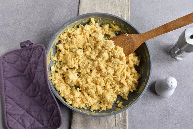 Step 4 - Perfect Scrambled Cheesy Eggs